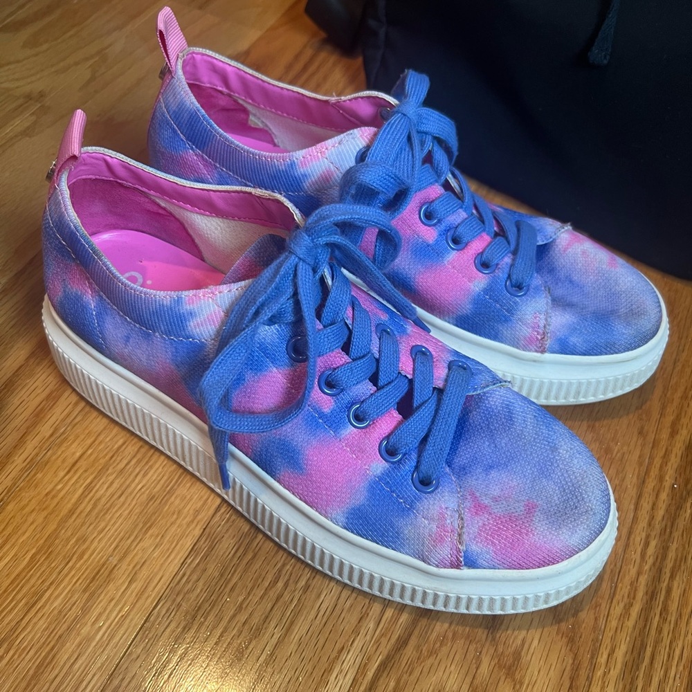 BP Sneakers